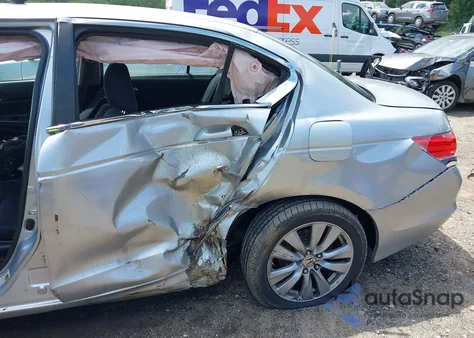 2011 Honda Accord 2.4 Lx z USA, uszkodzony, nr VIN 1HGCP2F38BA017634